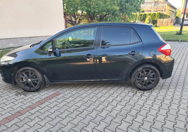 Toyota Auris cena 31900 przebieg: 163000, rok produkcji 2011 z Sławków małe 106
